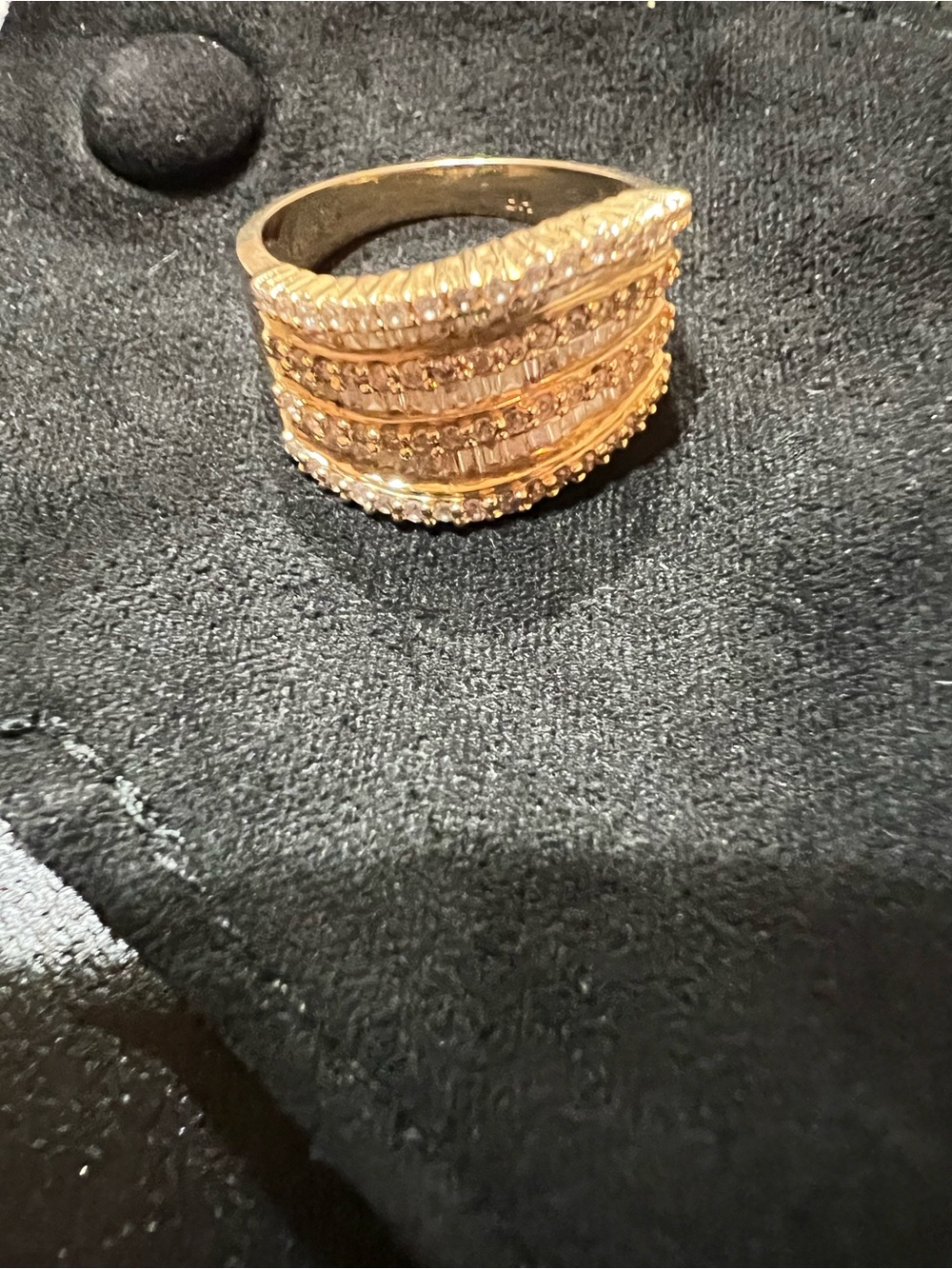 14K SOLID GOLD, REAL DIAMONDS!💎 
Multi-Row Baguette & Round Crystal Dome Ring - Picture 8 of 8